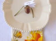 acorn placecard_1 Surprise your guests by putting a seasonal earthy gift on their plate. Acorns are a sweet gift of autumn and their petite nature is too adorable to resist.