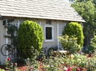 Garden2 We love charming gardens like this one, in California. Read through our tips and learn how to transform your outdoor space into a traditional garden.