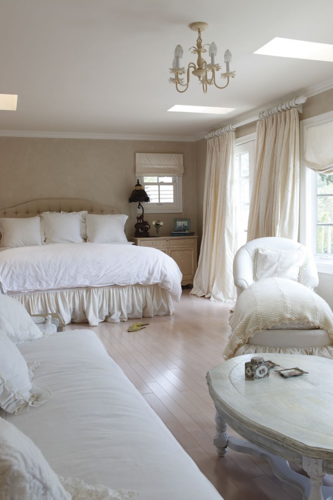Romantic Cottage Bedroom