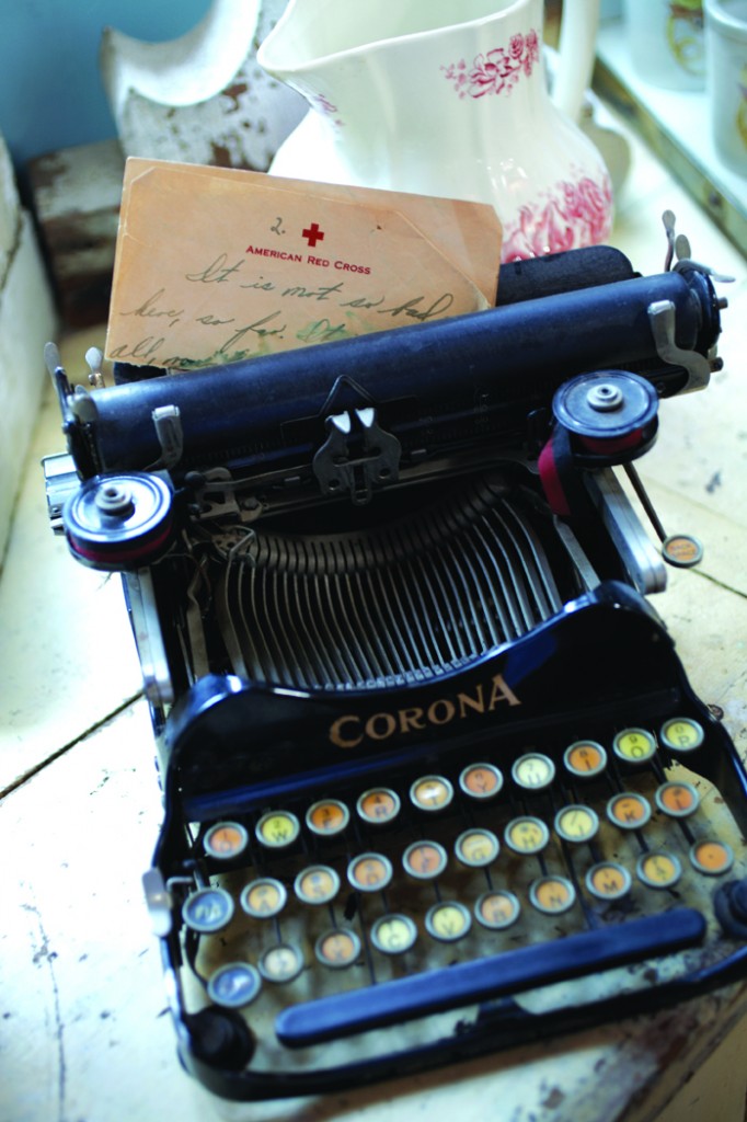 vintage typewriter 