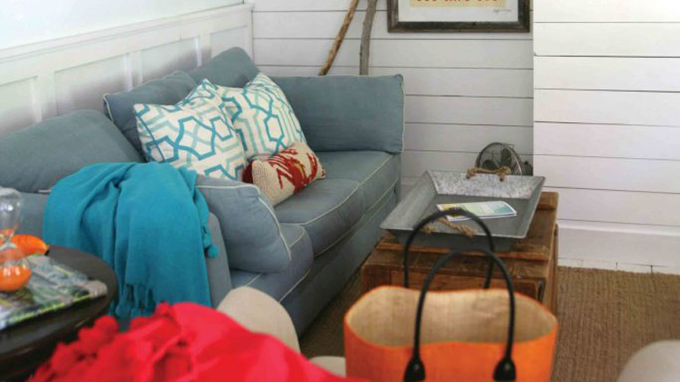 House Tour Color Pattern Revive A 1930s Beach Cottage