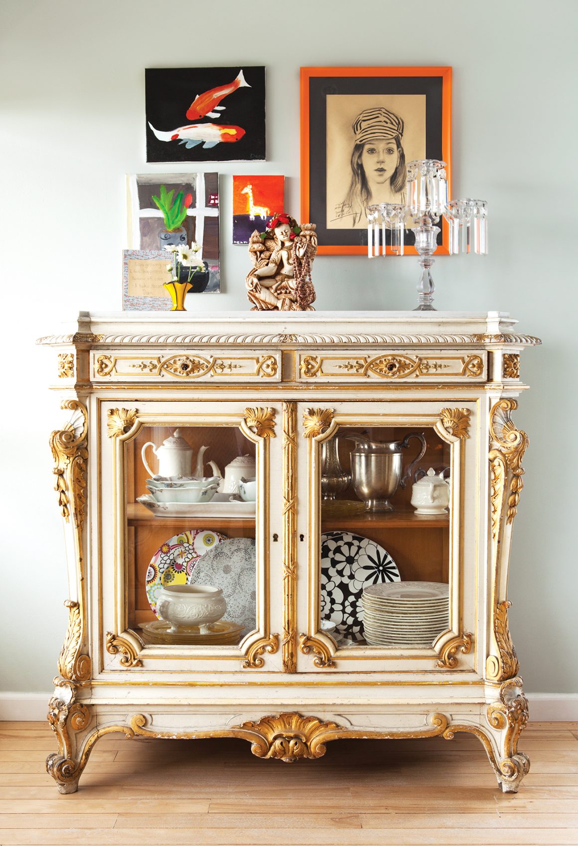 Decorate Through Glass Cupboard Doors Cottage style decora