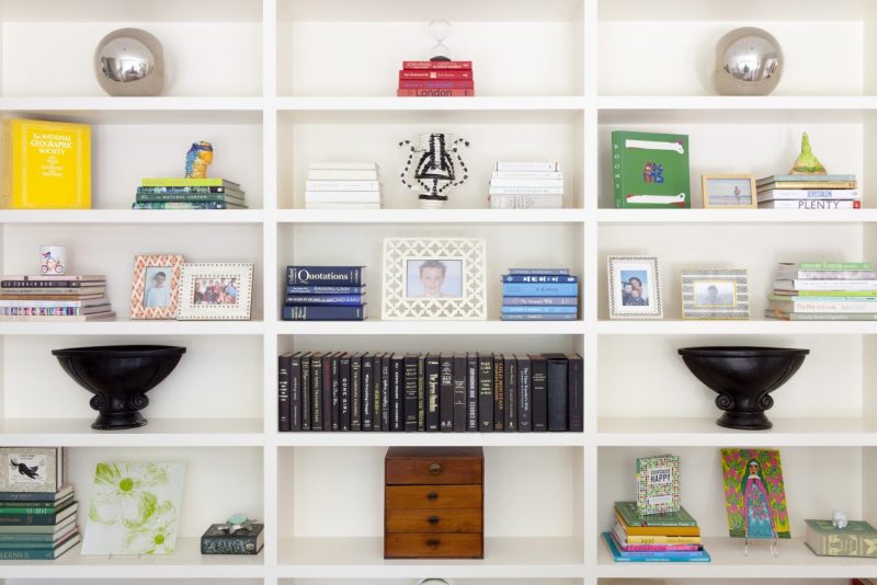 Clutter Free Bookshelf