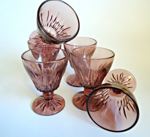 6 Moroccan Amethyst Goblets Juice Glass Hazel Atlas Glass from the 1960's