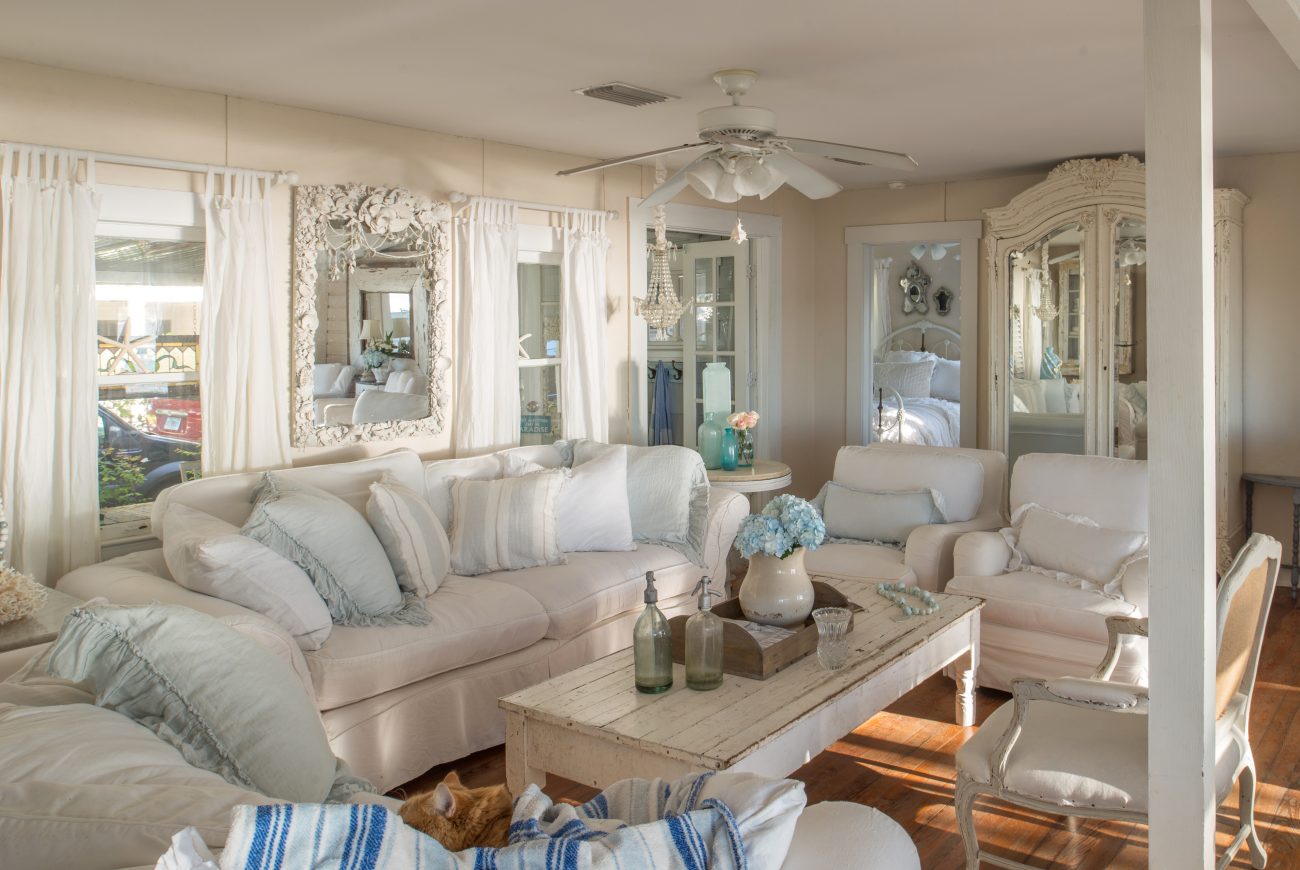 seaside cottage living room decor