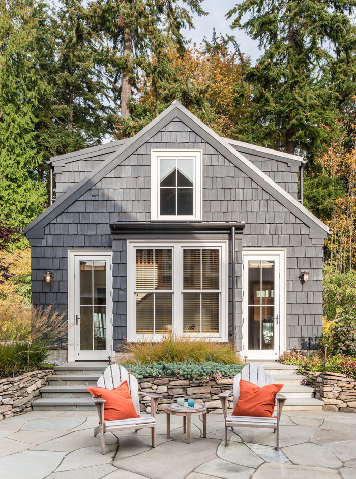 The small patio outside Bainbridge Island cottage