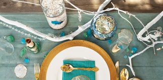 Seaside dinner party tablescape