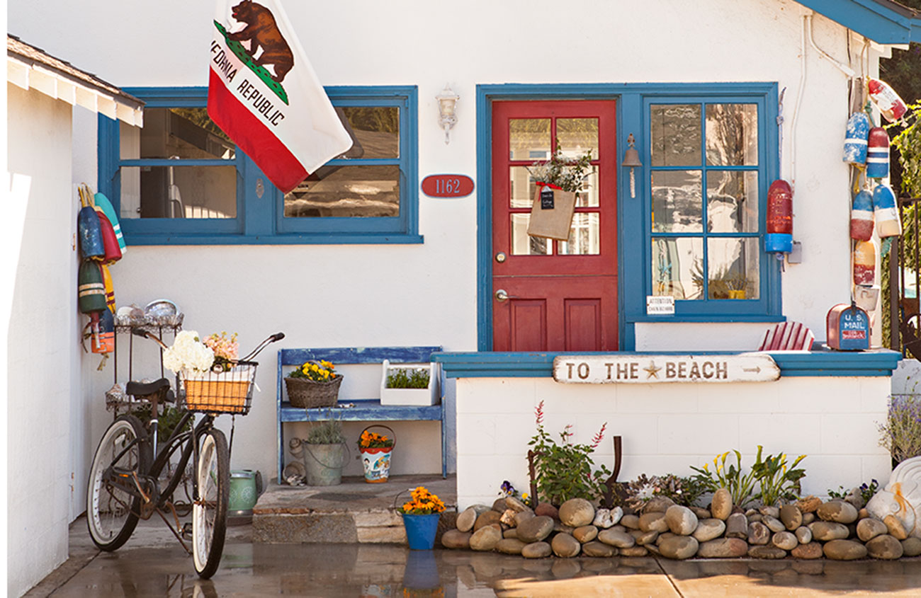 House Tour A Vintage Filled California Beach Cottage Cottage