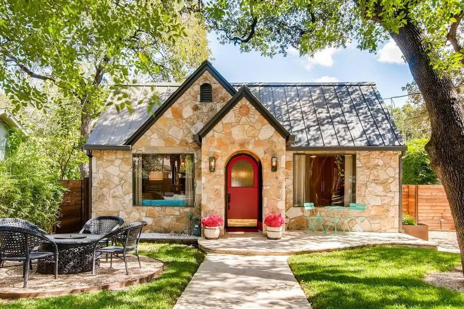 Cool Cottages for Sale in the Austin Area - Cottage style decorating