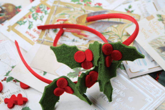 Newest among Lynsey’s works are her holly-themed creations. They make perfect gifts that celebrate the long history of Scottish crafting and the simple joys of a handmade holiday.