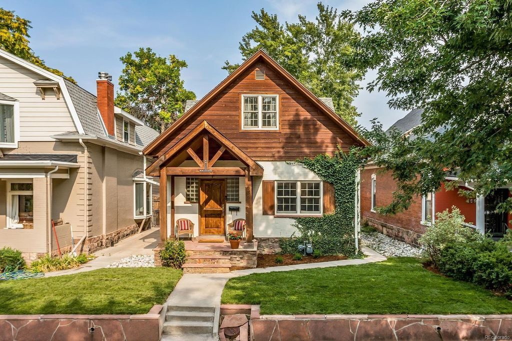 Quaint all-wood Denver cottage with a amazing curb appeal. 