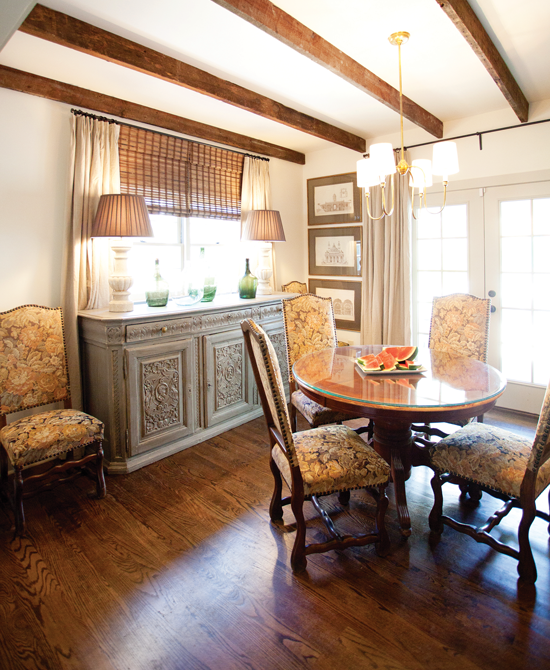 exposed ceiling beams in a cottage dining room