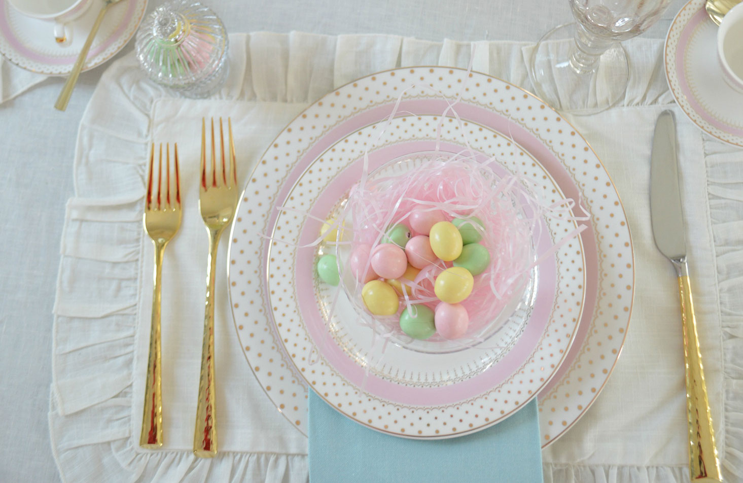elegant eater table setting