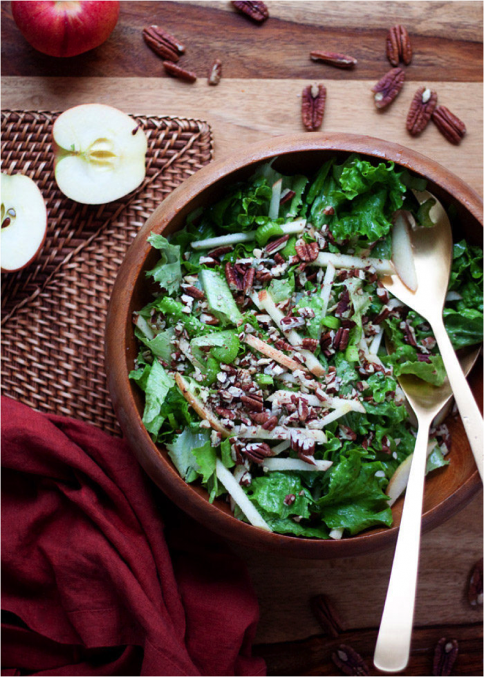 Simple Fall Green Salad with Apples and Pecans 