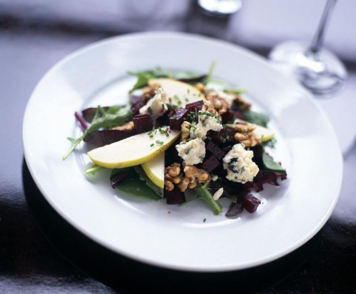 Pear Salad with Walnuts and Gorgonzola