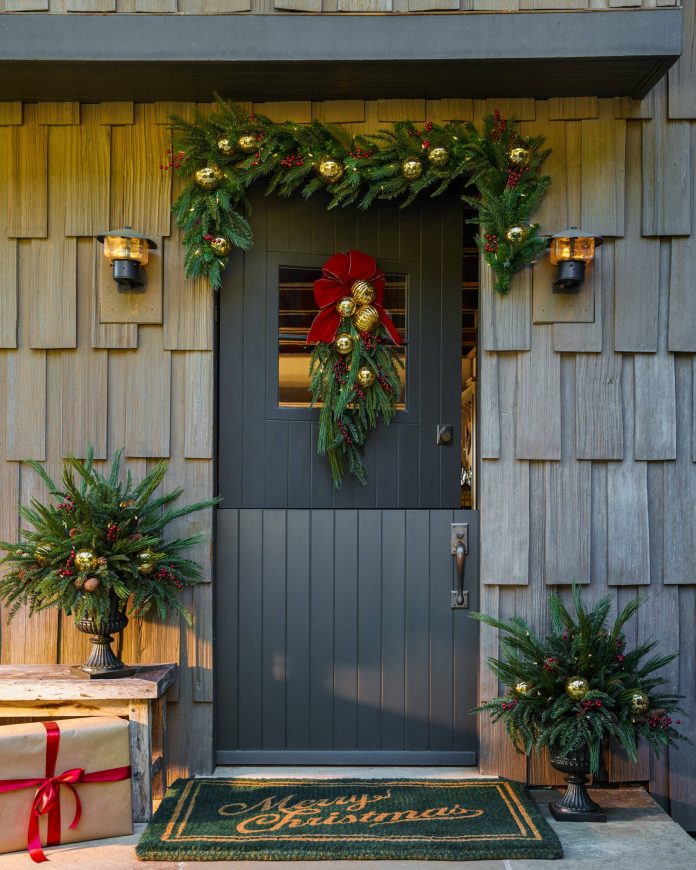 Deck Out Your Front Door for Christmas in 3 Easy Steps - Cot