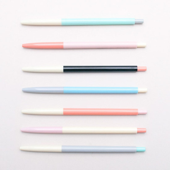 Color block writing pens in pastel hues. 