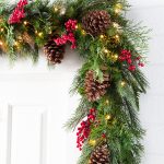 Outdoor Red Berry Pine Garland (1)