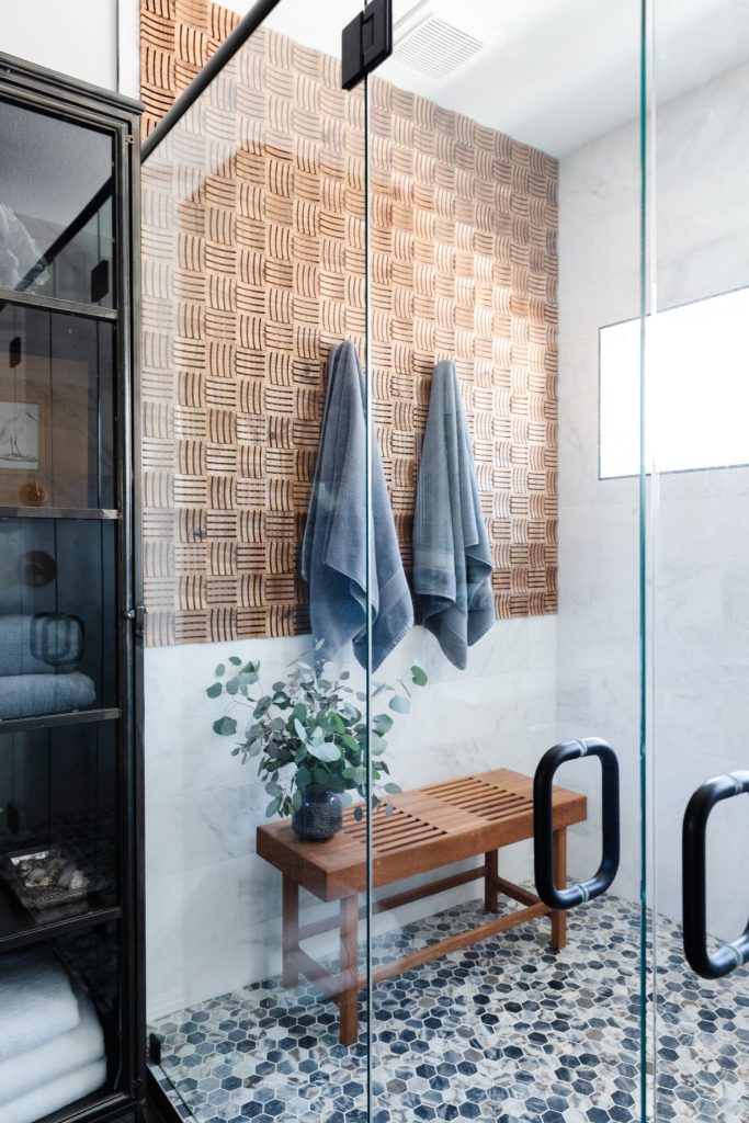 A Modern Lakeside Dream: A Bathroom Transformed