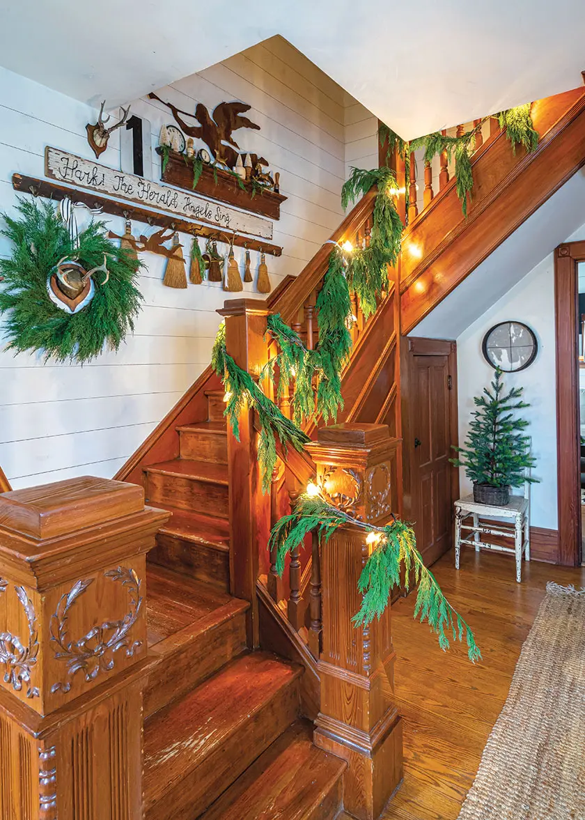fresh cedar in historic cozy holiday home