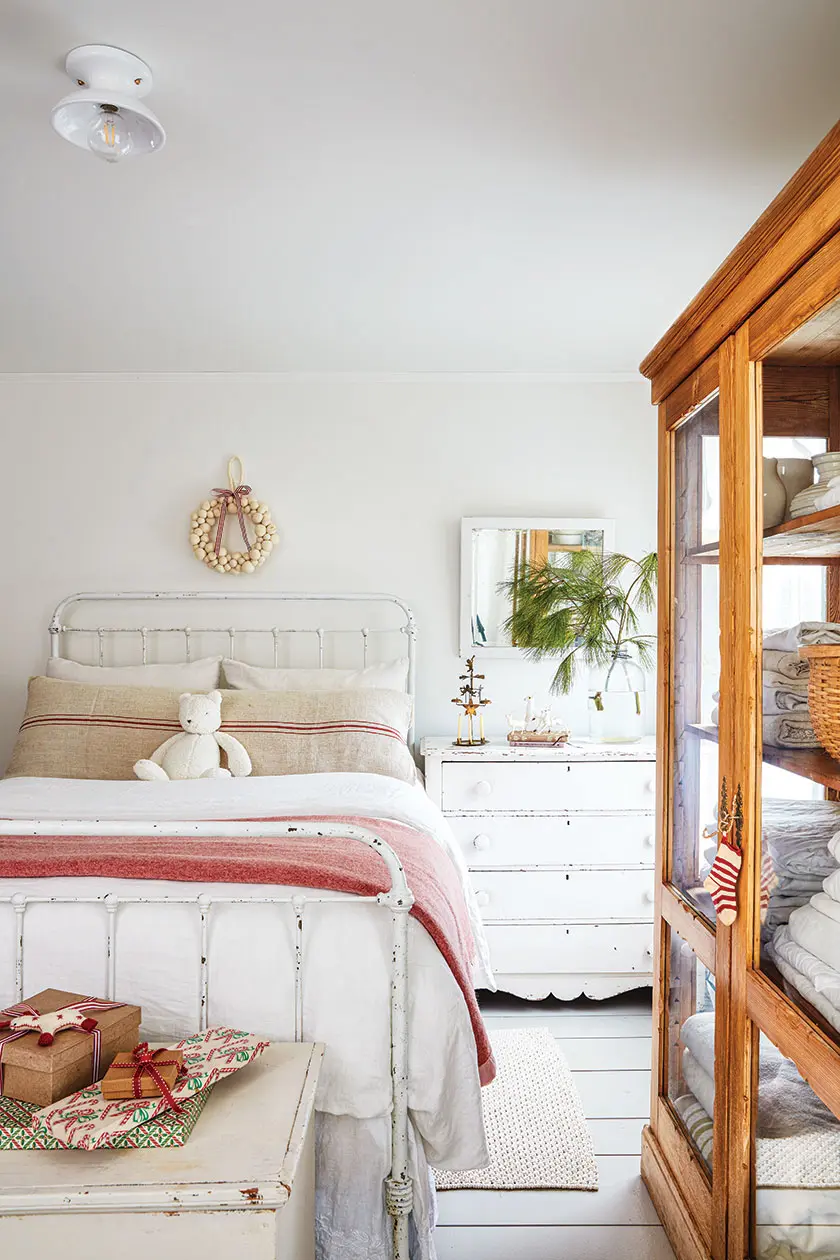 guest room in historic nautical Christmas cottage