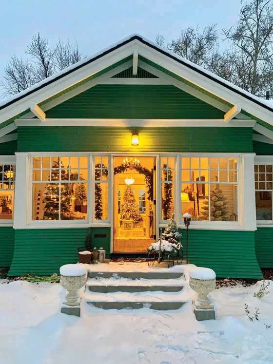 Christmas curb appeal in Craftsman bungalow in Boise