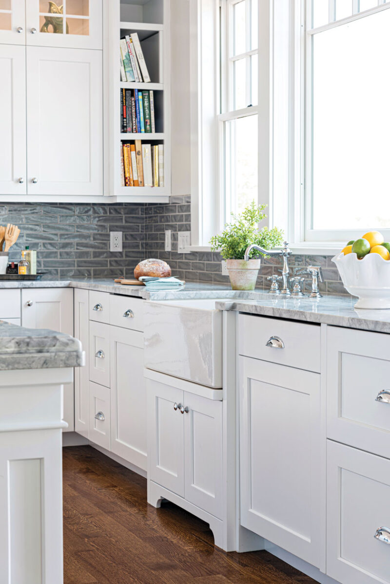 Cape Cod cottage kitchen