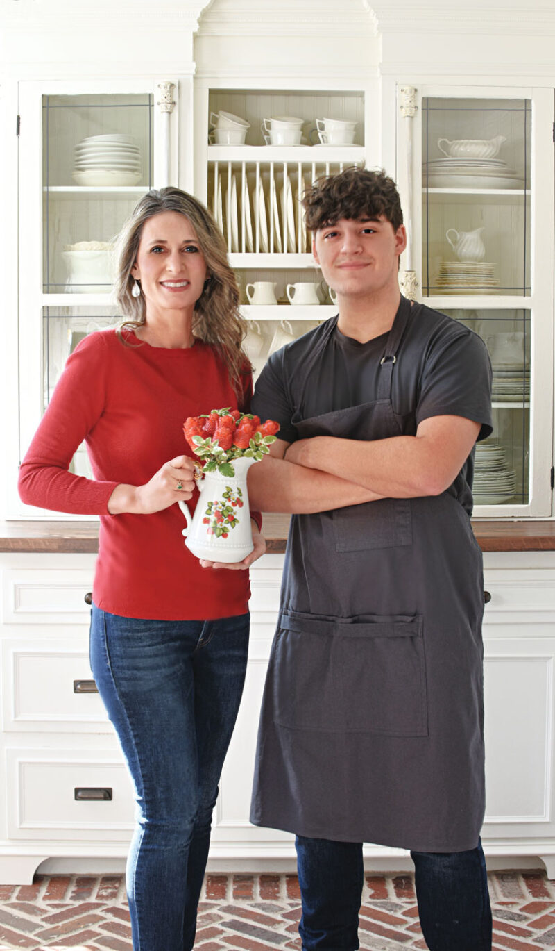 Amber Lyon Ferguson and Liam Ferguson with strawberry rose bouquet