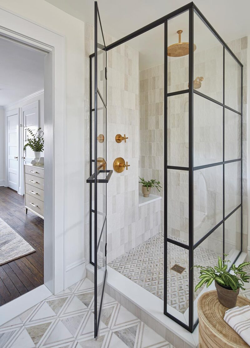 COLONIAL BATHROOM