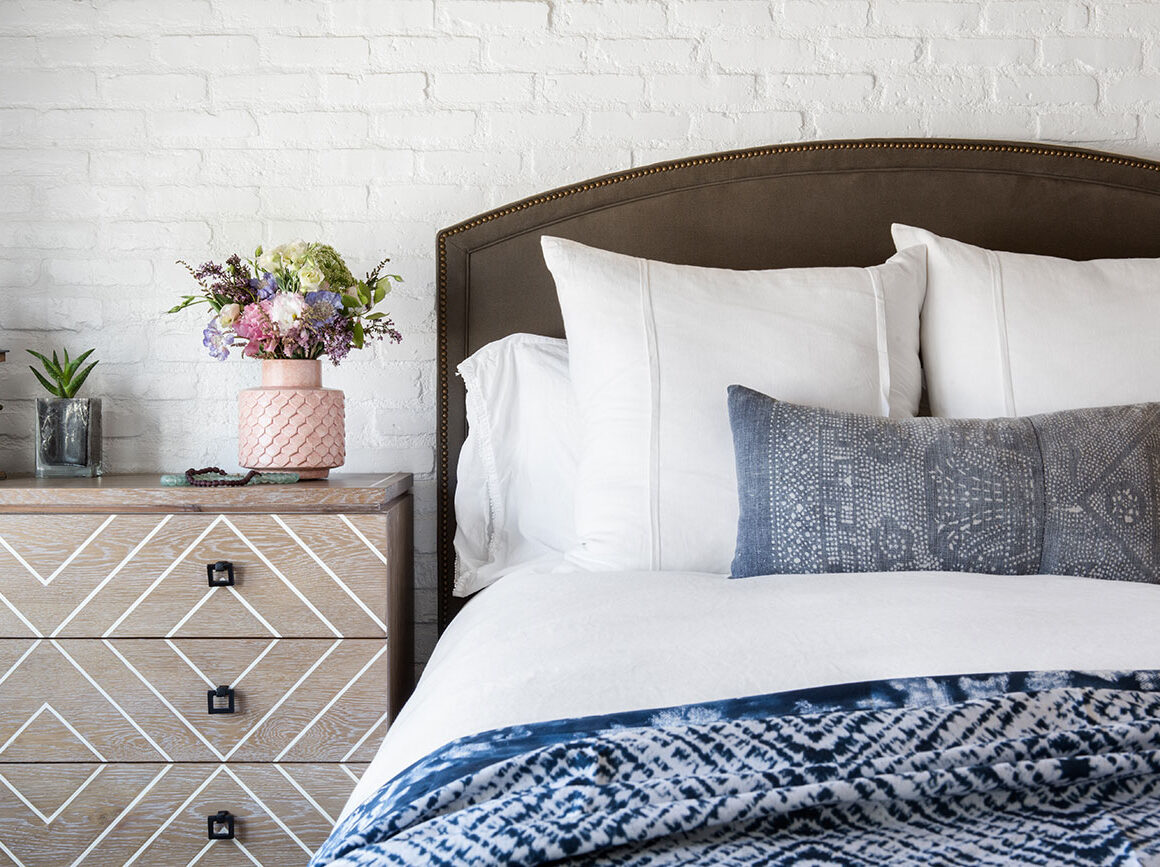 Small Space Decorating: Less is More - Cottage style decorating ... - Understated Home Decorating For Small Spaces